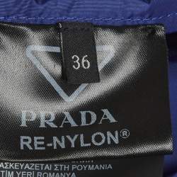 Pre Owned جاكيت بقلنسوة من النايلون المعاد تدويره من برادا أزرق مقاس صغير جدًا