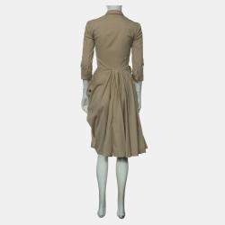 مملوكة مسبقًا فستان برادا كاكي مع قوس بأزرار مقاس صغير جدًّا