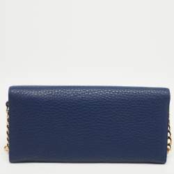 مملوكة مسبقًا Prada Navy Blue Vitello Grain Leather Logo Flap Wallet On Chain