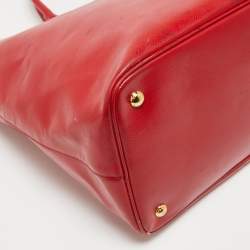Pre Owned Prada Red Patent Leather Snap Tote
