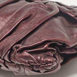 مملوكة مسبقًا Prada Purple Mirtillo Pleated Leather Clutch