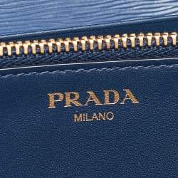 مملوكة مسبقًا Prada Blue Vitello Move Leather Wallet on Chain