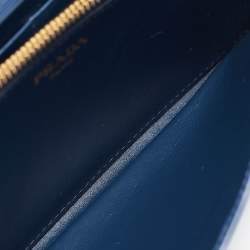مملوكة مسبقًا Prada Blue Vitello Move Leather Wallet on Chain