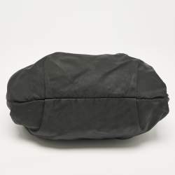 مملوكة مسبقًا Prada Black Nylon Pleated Hobo