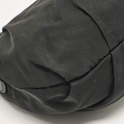 مملوكة مسبقًا Prada Black Nylon Pleated Hobo