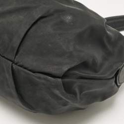 مملوكة مسبقًا Prada Black Nylon Pleated Hobo