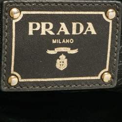 مملوكة مسبقًا Prada Black Nylon Pleated Hobo