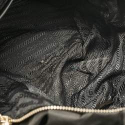 مملوكة مسبقًا Prada Black Nylon Pleated Hobo