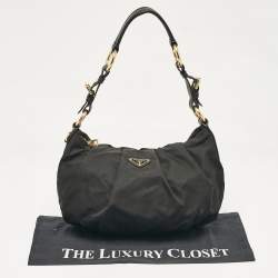 مملوكة مسبقًا Prada Black Nylon Pleated Hobo