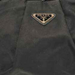 مملوكة مسبقًا Prada Black Nylon Pleated Hobo