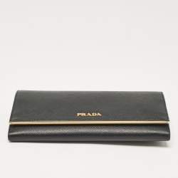 Pre Owned Prada Black Saffiano Leather Metal Bar Continental Wallet