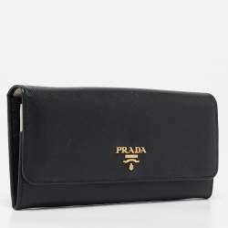 مملوكة مسبقًا Prada Black Saffiano Metal Leather Flap Continental Wallet