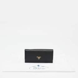 مملوكة مسبقًا Prada Black Saffiano Metal Leather Flap Continental Wallet