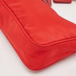 Pre Owned Prada Red Nylon Re-Edition 2000 Bag