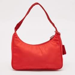 Pre Owned Prada Red Nylon Re-Edition 2000 Bag