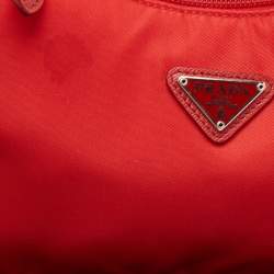 Pre Owned Prada Red Nylon Re-Edition 2000 Bag
