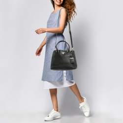 Pre Owned Prada Black Vitello Daino Leather Middle Zip Tote