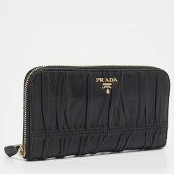 Pre Owned Prada Black Gaufre Leather Zip Continental Wallet