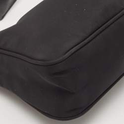 Pre Owned Prada Black Nylon Re-Edition 2000 Shoulder Bag