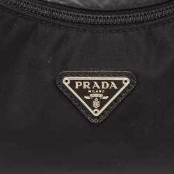 Pre Owned Prada Black Nylon Re-Edition 2000 Shoulder Bag
