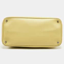 مملوكة مسبقًا Prada Yellow Saffiano Cuir Leather Large Twin Tote