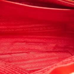 Pre Owned Prada Red Saffiano Vernic Parabole Tote