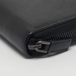 مملوكة مسبقًا Prada Black Saffiano Leather Zip Around Wallet