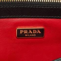 مملوكة مسبقًا حقيبة كلتش برادا جلدة سافيانو لوكس سوداء بشريط معدني