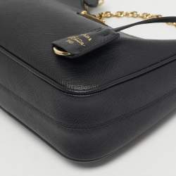 Pre Owned Prada Black Saffiano Leather Re-Edition 2005 Shoulder Bag