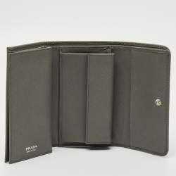 Pre Owned محفظة برادا ثلاثية الطي جلد سافيانو رمادية