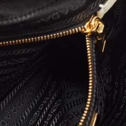 Pre Owned حقيبة كاميرا كروس بودي برادا أبيض جلد فينيكس فيتيلو