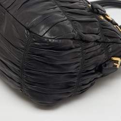 مملوكة مسبقًا Prada Black Nappa Leather Gaufre Tote