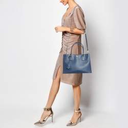 مملوكة مسبقًا Prada Navy Blue Saffiano Lux Leather Small Middle Zip Tote