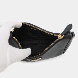 Pre Owned Prada Re-Edition 2005 Saffiano Shoulder Bag Black