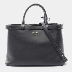 مملوكة مسبقًا Prada Buckle Medium Black Leather Shoulder Bag