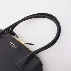 مملوكة مسبقًا Prada Soft Grain Black Leather Tote Bag