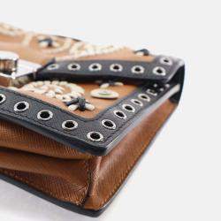 مملوكة مسبقًا حقيبة كروس برادا باتينا مطرزة سافيانو سوداء/بنية