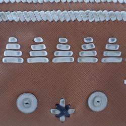 مملوكة مسبقًا حقيبة كروس برادا باتينا مطرزة سافيانو سوداء/بنية