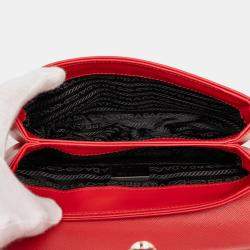 مملوكة مسبقًا حقيبة كروس برادا سلسلة جلد سفينو و سيتي أحمر