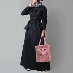 مملوكة مسبقًا حقيبة يد برادا عمودية قش وردي كروشيه