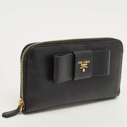 Pre Owned محفظة برادا كونتيننتال جلد سافيانو ميتاليك أسود بسحاب وفونيكة