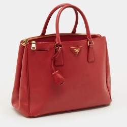 مملوكة مسبقًا Prada Double Zip Large Red Saffiano Leather Tote