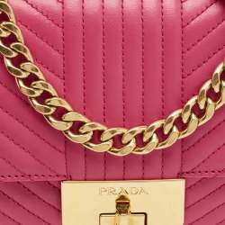 Pre Owned حقيبة كتف برادا جلد عجل ناعم مطرزة وردي بقفل دياغ�رام