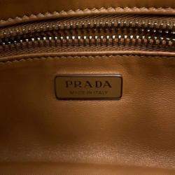 مملوكة مسبقًا Prada Brown Nappa Soft Padded Re Edition 2002 Moon Satchel