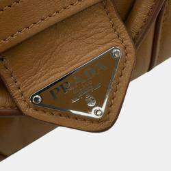 مملوكة مسبقًا Prada Brown Nappa Soft Padded Re Edition 2002 Moon Satchel