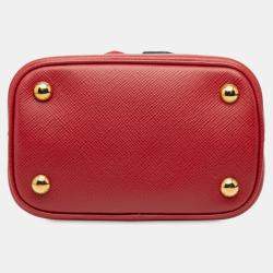 مملوكة مسبقًا Prada Red Small Embellished Saffiano Cuir Panier Satchel