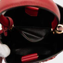 مملوكة مسبقًا Prada Red Small Embellished Saffiano Cuir Panier Satchel