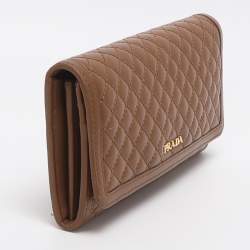 مملوكة مسبقًا Prada Brown Quilted Leather Continental Wallet