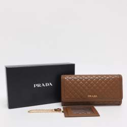 مملوكة مسبقًا Prada Brown Quilted Leather Continental Wallet