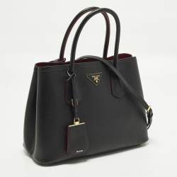 مملوكة مسبقًا حقيبة يد برادا يد مزدوجة جلد كوير سافيانو سوداء صغيرة